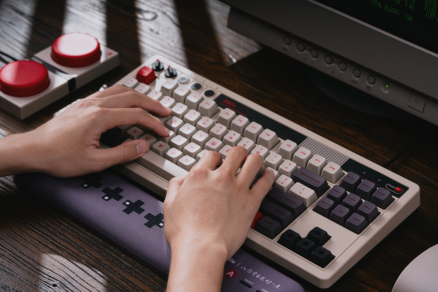 8Bitdo Retro Mechanical Keyboa - Gaming Keyboard Hot Swappable review and price