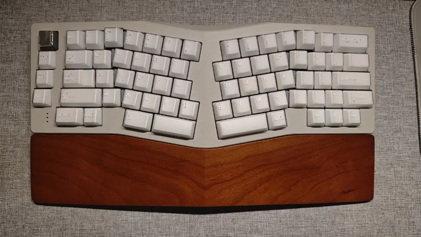 Neo Ergo Palm Rest CustomWoode - Gaming Keyboard Hand review and price